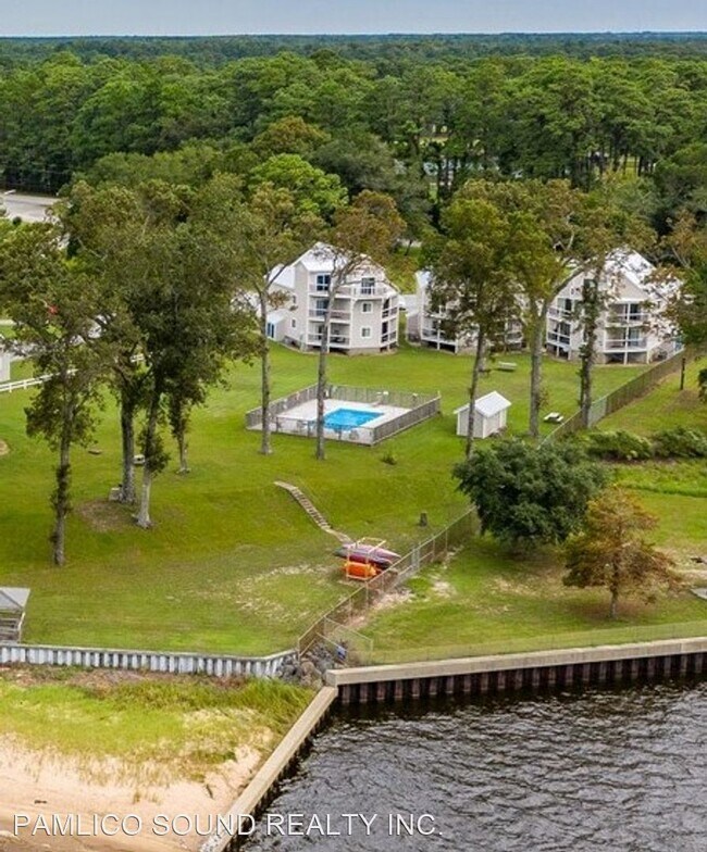 Building Photo - 1 br, 2 bath House - 89 Country Club Drive...