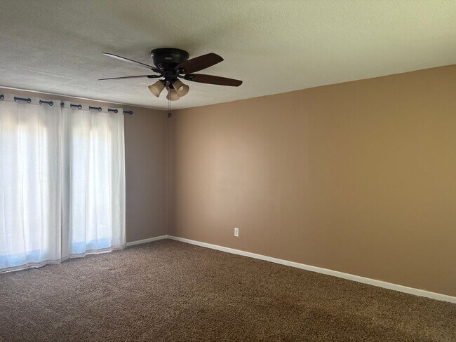 Foto del edificio - Beautiful 3 bedroom 2 bathroom