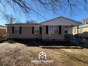 Building Photo - 1511 Ivy Rd