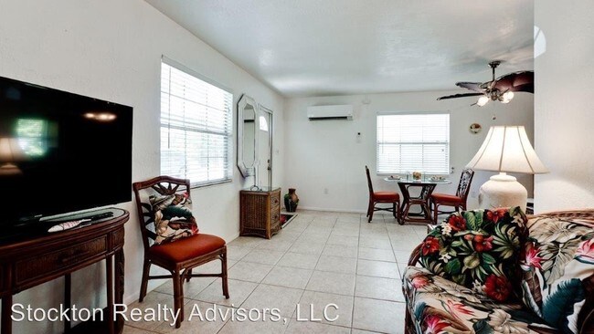 Building Photo - 2 br, 1 bath House - 571 Saint Judes #6