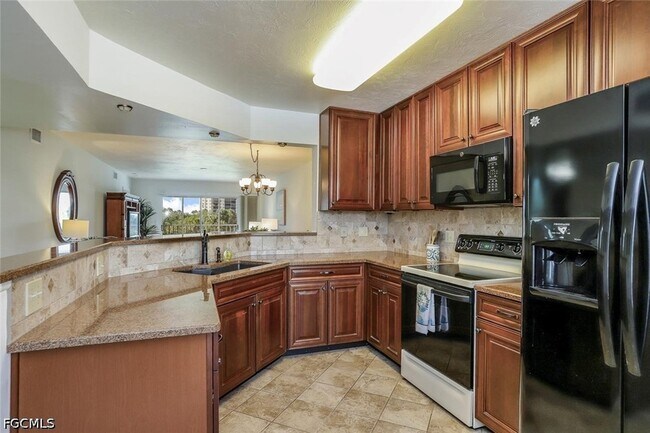 Foto del edificio - 340 Horse Creek Dr
