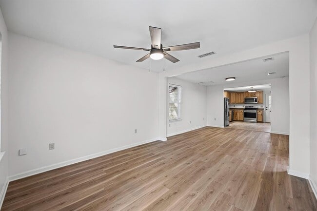 Building Photo - 2604 Canterbury St