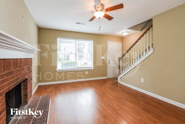 Building Photo - 177 Summer Lake Dr SW