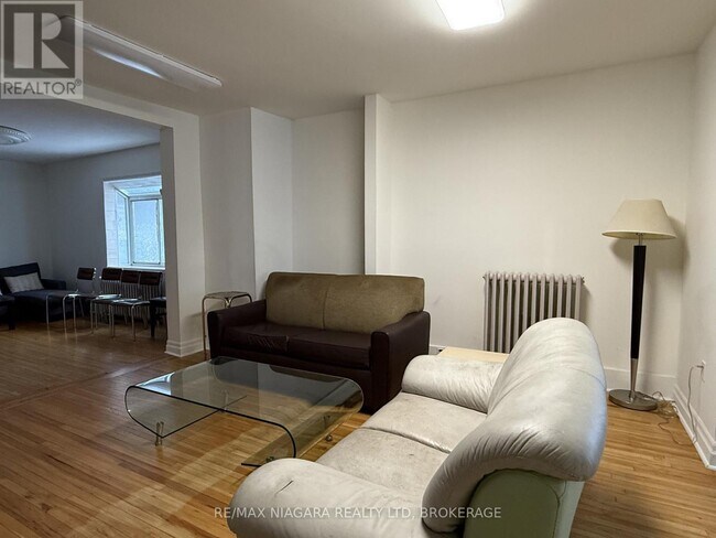 Photo du bâtiment - 177 Niagara Blvd