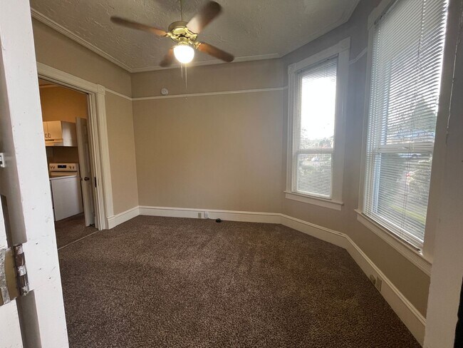 Building Photo - 4234 S View Point Ter