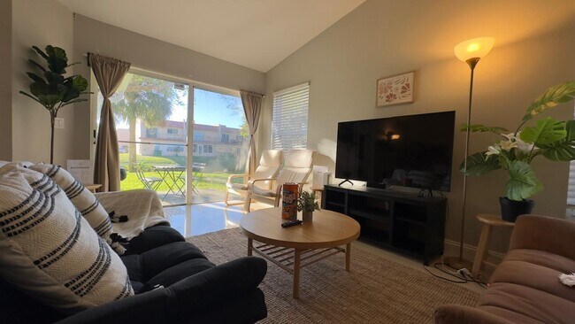 Foto del edificio - 5811 NW 57th Ave