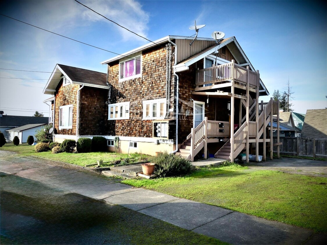 Primary Photo - N. Dean St Apts.