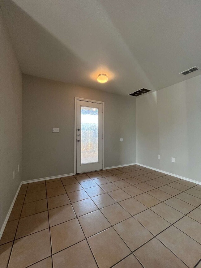 Foto del edificio - Pre-Leasing for Summer/Fall 2026 - Great 3/3/2 on quiet cul-de-sac street