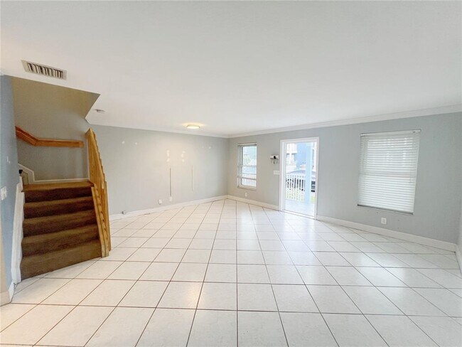 Building Photo - 5565 SW 43rd St