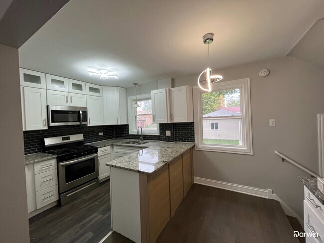 Foto del edificio - 8001 S Trumbull Ave