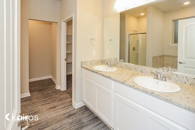 Foto del edificio - 6431 Tiger Pointe Dr.