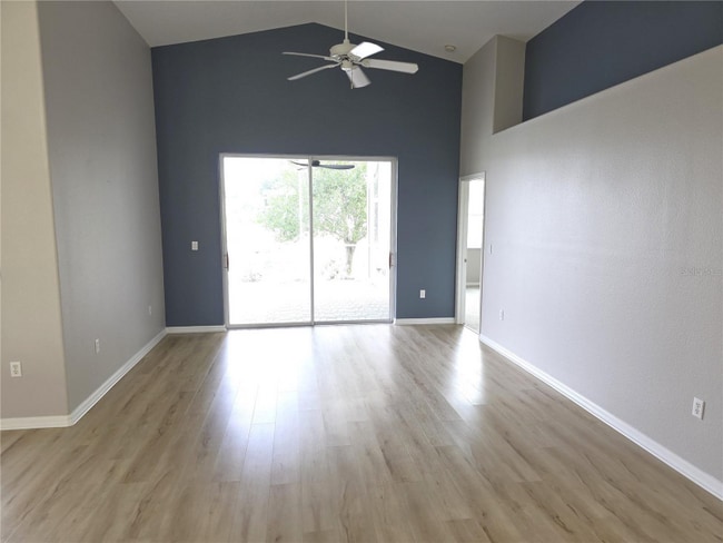 Foto del edificio - 9257 Bonnie Cove Dr