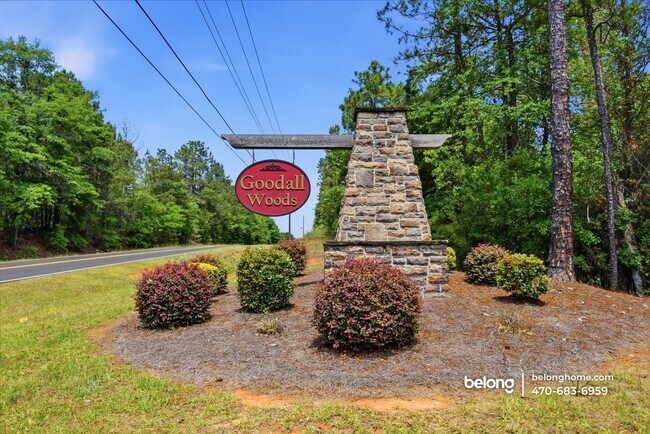 Foto del edificio - 163 Goodall Woods Dr