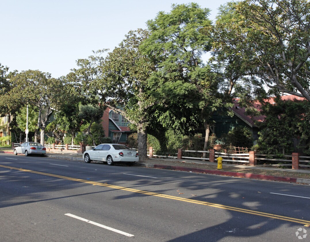 Foto del edificio - 3818-3832 Sawtelle Blvd
