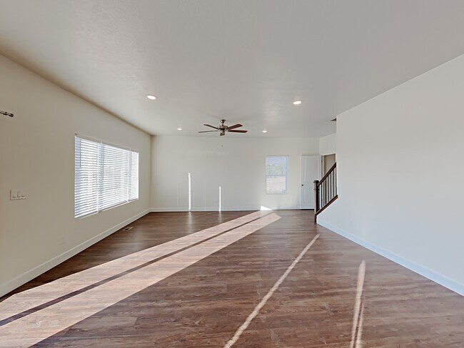 Building Photo - 1321 N Rickshaw Lane