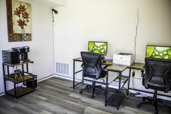 Foto del edificio - 250 N Carroll Dr