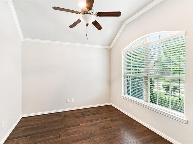 Foto del edificio - 16609 Spence Park Ln