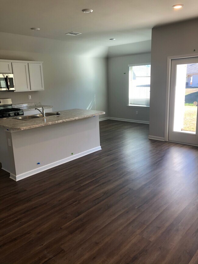 Foto del edificio - 28432 Longfellow Ln