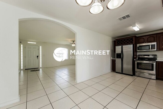 Foto del edificio - 3 Bedroom Pet-Friendly Home in LEHIGH ACRES, FL with Main Street Renewal