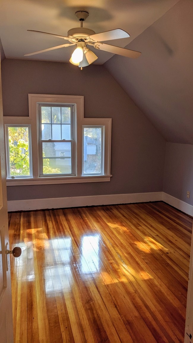 Building Photo - 877 Pleasant St