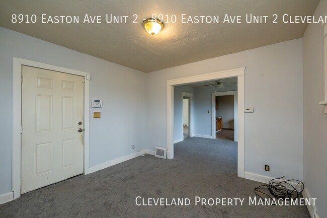 Foto del edificio - Renovated Cleveland Up Unit