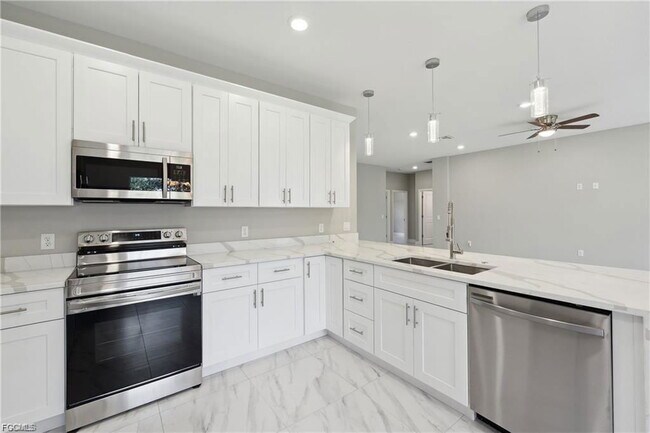 Foto del edificio - 1040 Milwaukee Blvd