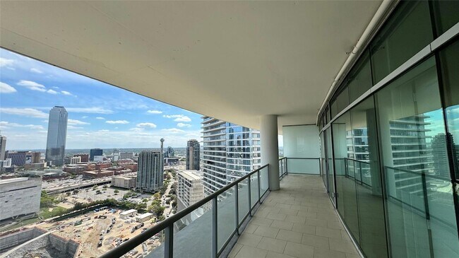 Building Photo - 2500 N Houston Street Unit PH 3