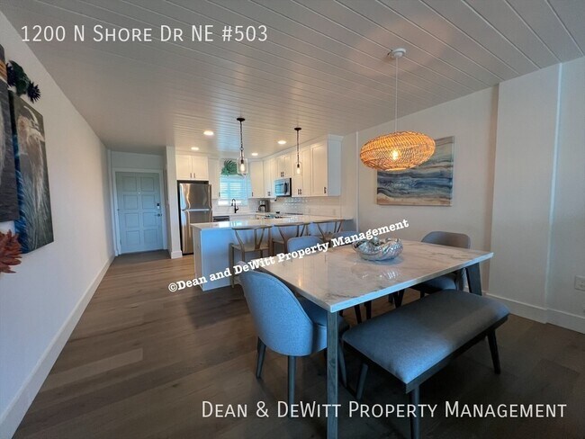 Foto del edificio - 1200 N Shore Dr NE
