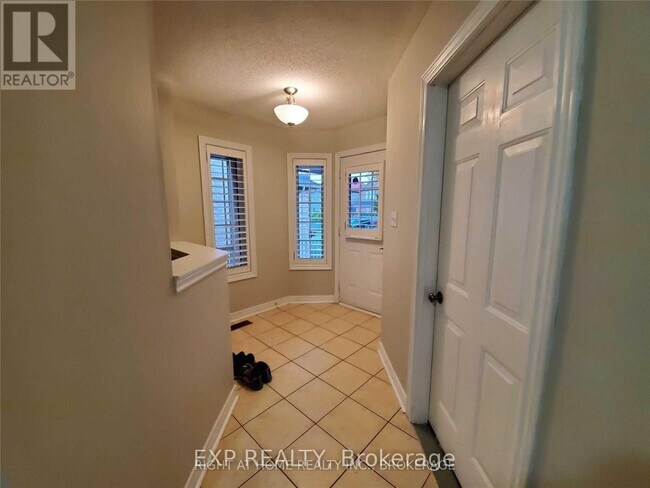 Photo du bâtiment - 69 Fallstar Crescent