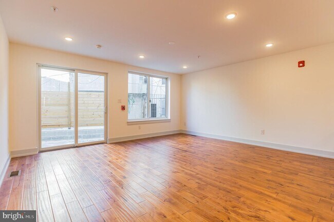 Building Photo - 1511 Brown St