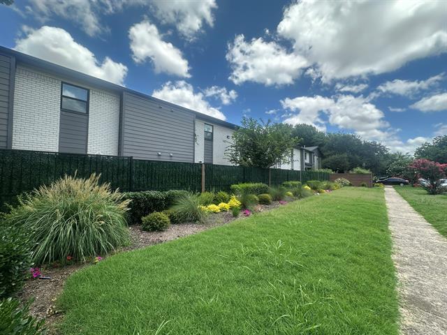 Foto del edificio - 5928 Fletcher Ave