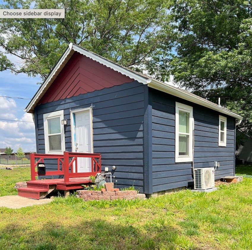 Exterior - 302 E Shawnee St