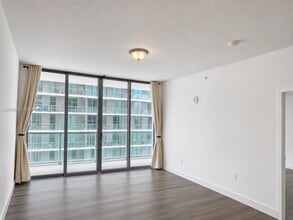 Building Photo - 1111 SW 1st Ave