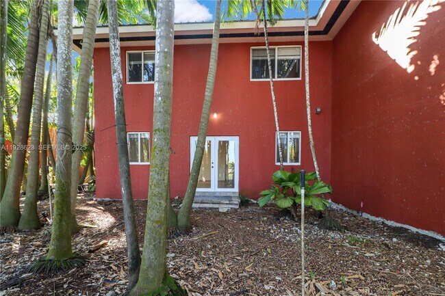 Building Photo - 15755 SW 92nd Ave