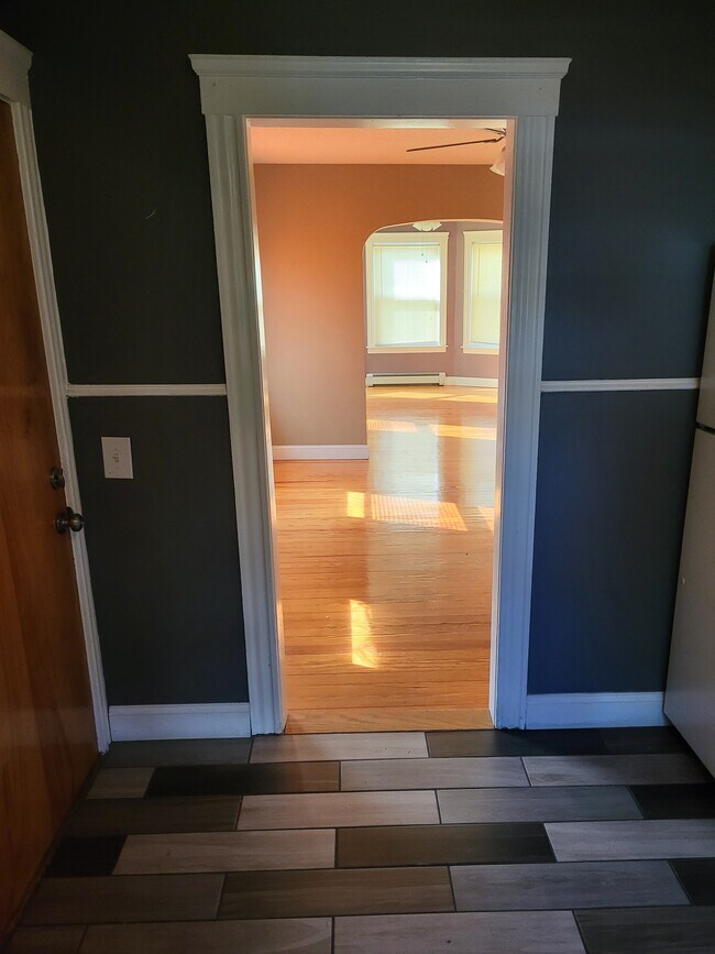 Kitchen entering dinning room - 15 Cliff St