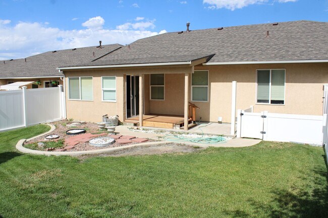 Building Photo - Move In Ready!!!