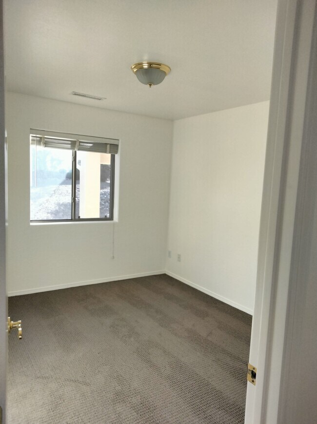 Foto del edificio - 5750 Columbine Rd