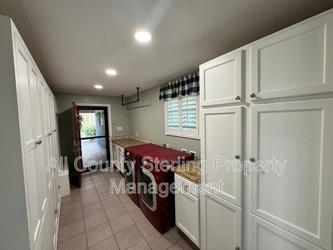 Foto del edificio - 8732 US-90