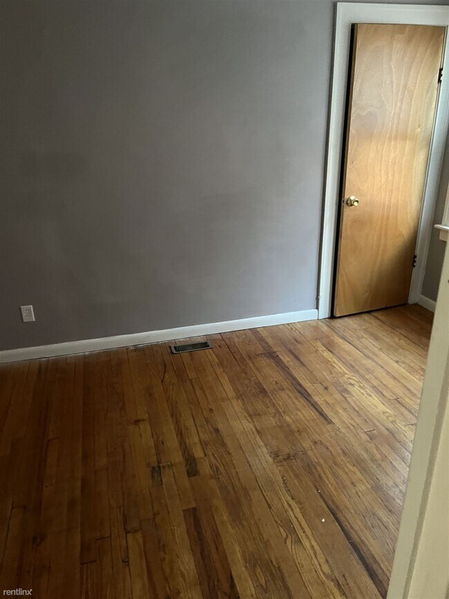 Foto del edificio - 2 br, 1 bath Duplex - 12533 E Outer Dr # 1