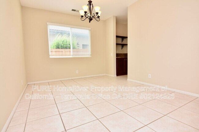 Foto del edificio - 41716 Monterey Pl