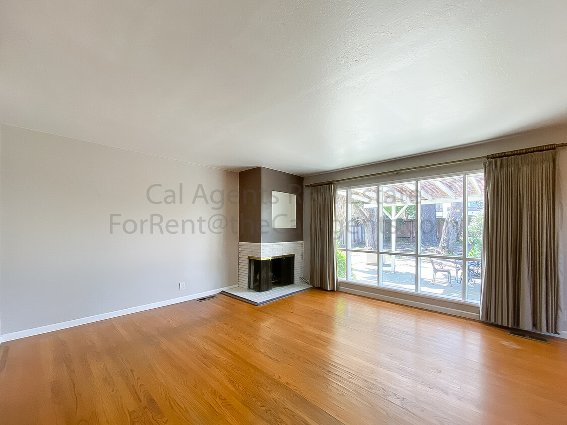Primary Photo - 1806 Magnolia Way