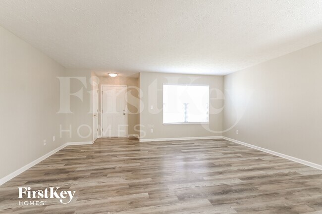 Foto del edificio - 7250 Pipestone Dr