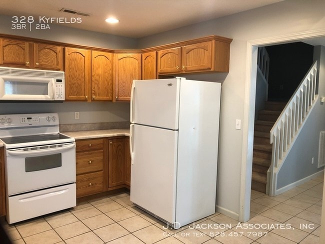 Building Photo - 328 Kyfields