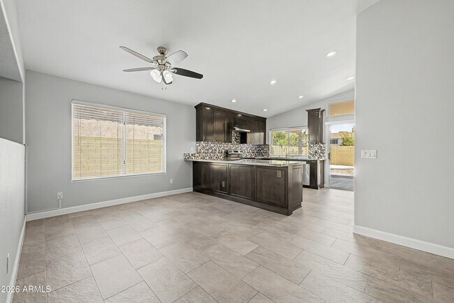 Foto del edificio - 18619 N 40th Pl