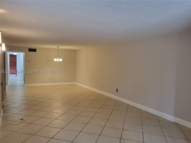 Building Photo - 6924 SW 114th Pl