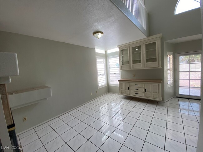 Building Photo - 8009 Festivity Cir
