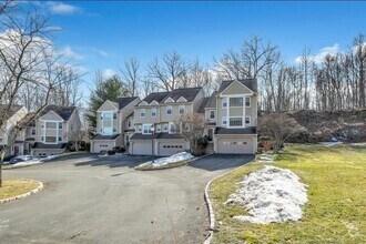 Building Photo - 180 Governor Trumbull Way