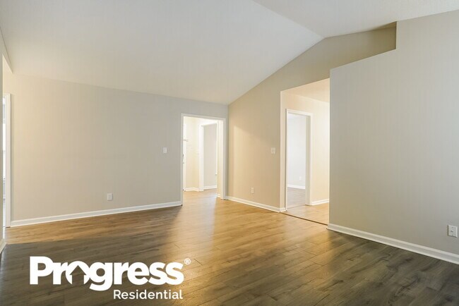 Building Photo - 100 Princess Cres