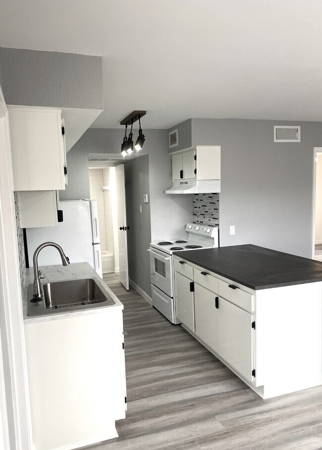 2750 Holly Hall St Unit 1110, Houston, TX 77054 Condo for Rent in