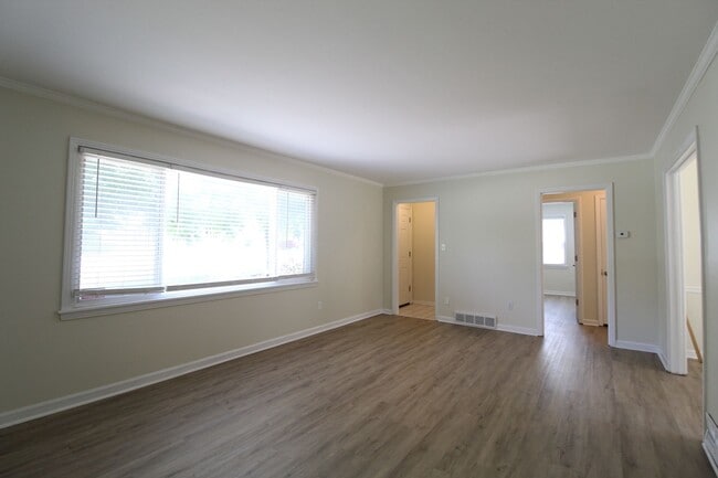 Building Photo - 2 Bedroom 1 Bath Home In Prairie Village